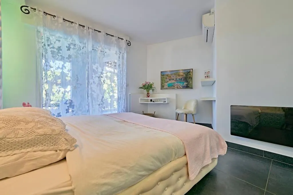 Villa Reninca-10 Personnes-Piscine Saint-Tropez